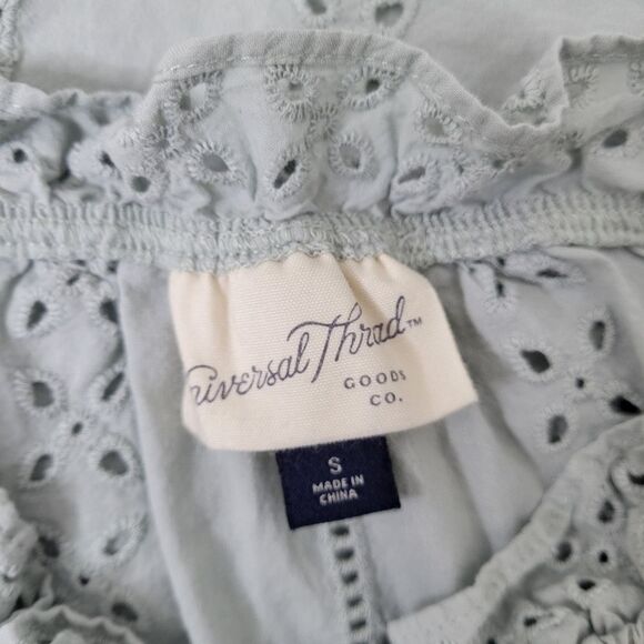 Universal Threads sage green eyelet short sleeve pullover blouse, size S - Picture 4 of 6
